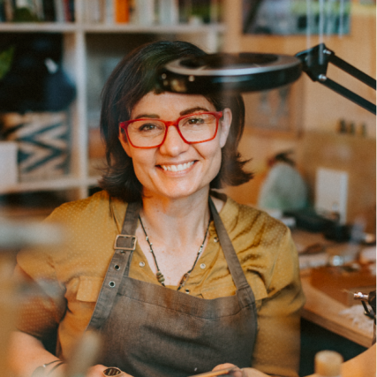 Te Wāhi Toi - Anna Claire Art Jewellery