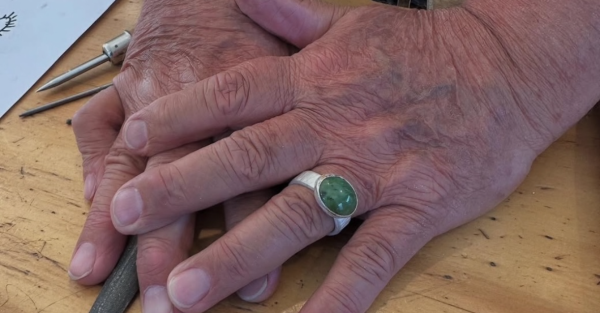Te Wāhi Toi - A Master class in  Pounamu carving and goldsmithing with Jessica Winchcombe