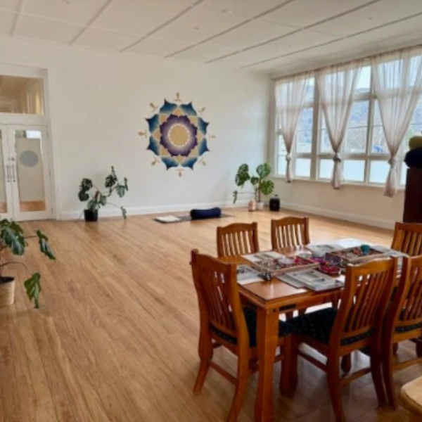 Te Wāhi Toi - The Assembly Room at the School House Studios - Country Lane